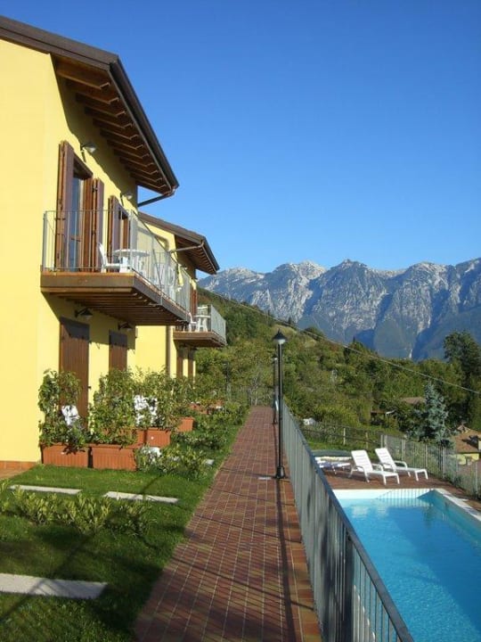 Außenansicht mit Pool Appartements Residence Mirena