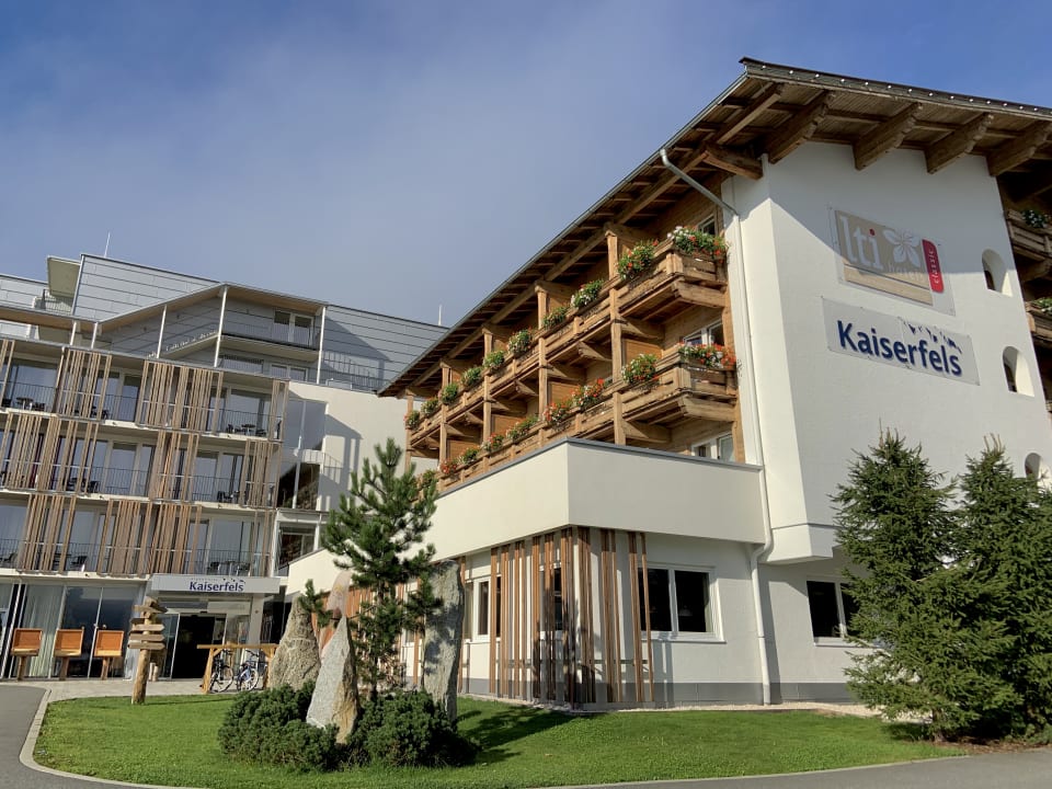 Außenansicht Alpenhotel Kaiserfels