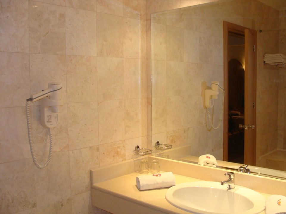 Badezimmer Hotel Kalithea Horizon Royal