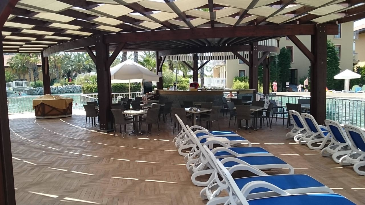 Blick auf die poolbar Club Grand Aqua