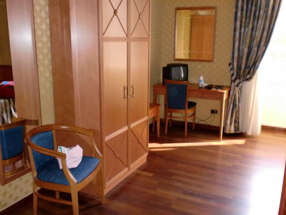 Wirklich geräumiges Zimmer Hotel Mariano