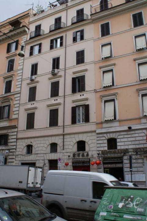 Widok z ulicy na hotel B&B Il Covo