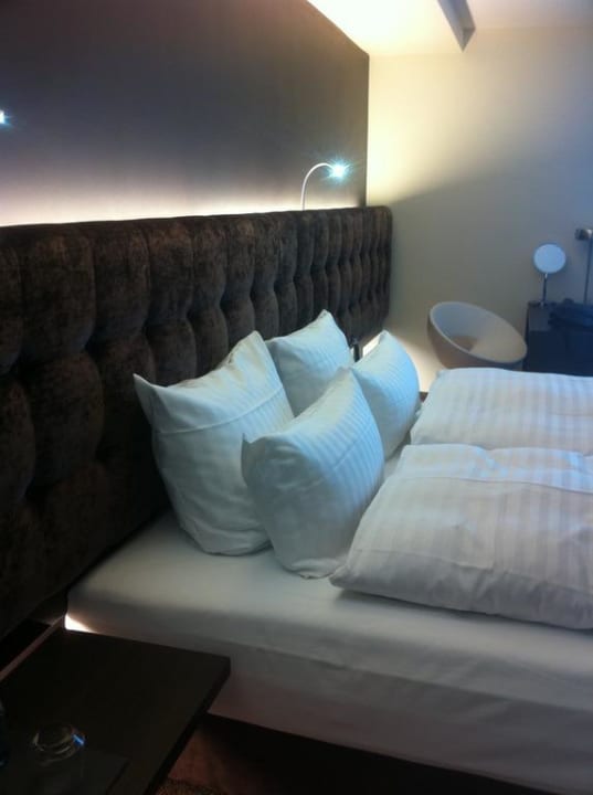 Bett SAKS Urban Design Hotel Kaiserslautern