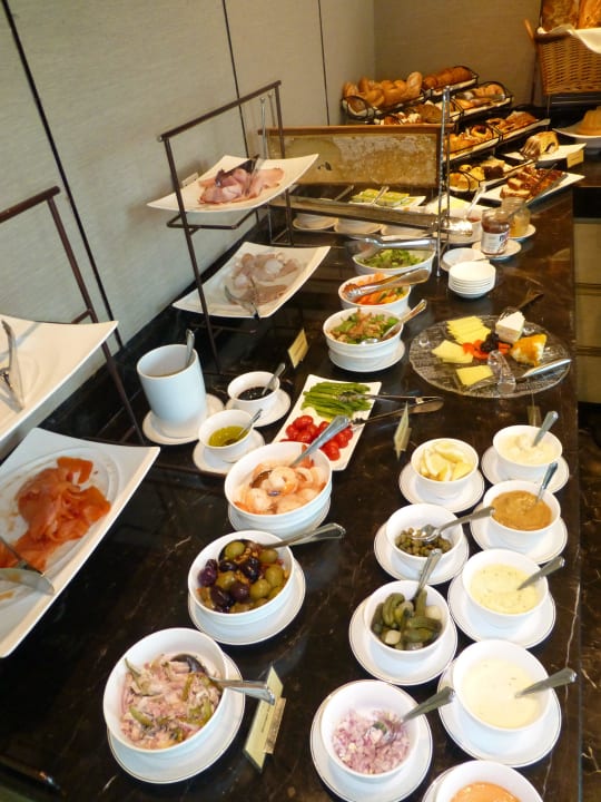 Executive Lounge/Frühstücksbüffet  Siam Kempinski Hotel Bangkok