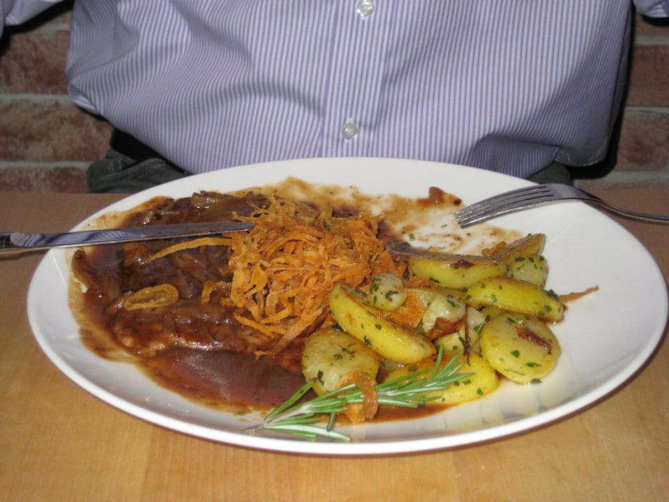 Restaurant Heuriger Lindner Hotel Vienna Am Belvedere, part of JdV by Hyatt