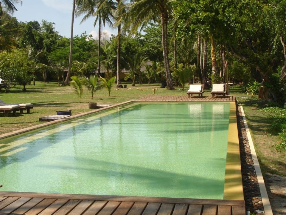 Pool im Garten mit Meerblick Hotel Koyao Island Resort