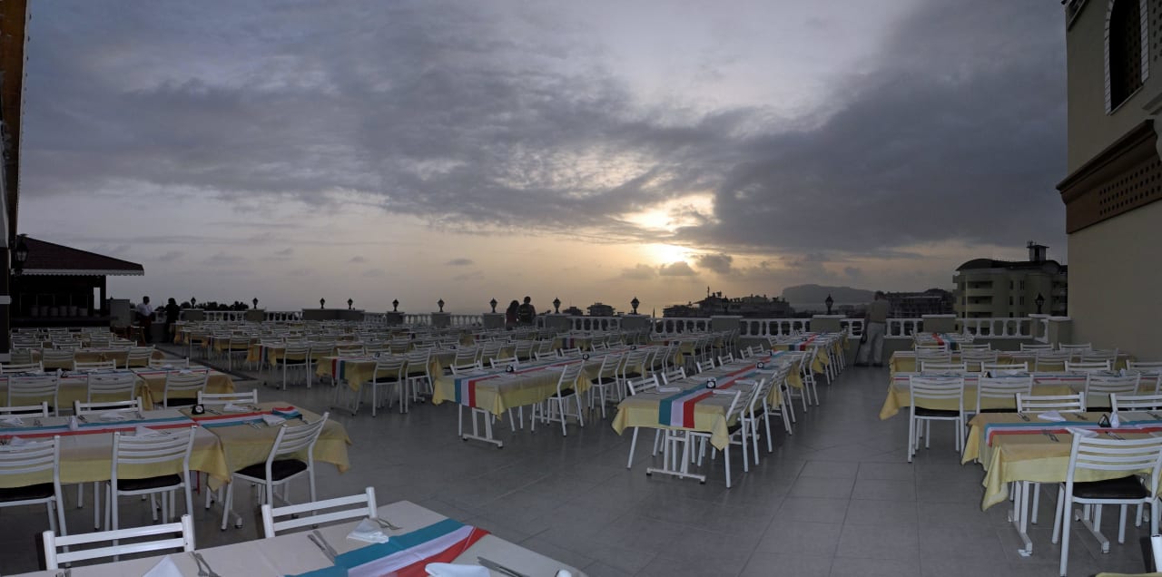 Moonlight-Terrasse vor dem Abendessen Hotel Club Paradiso
