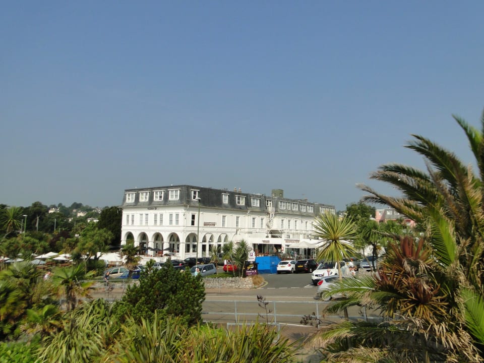 Hotelansicht vom Strand  Hotel Premier Inn Torquay