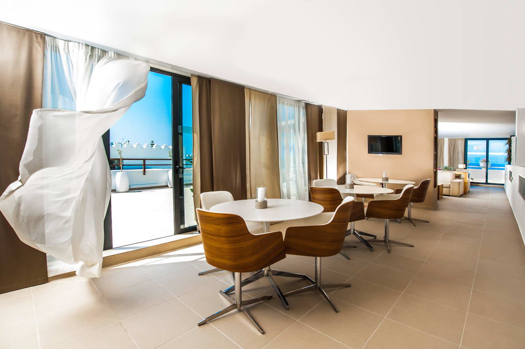 VIP Lounge TUI BLUE Oceanis Beach and Spa Resort