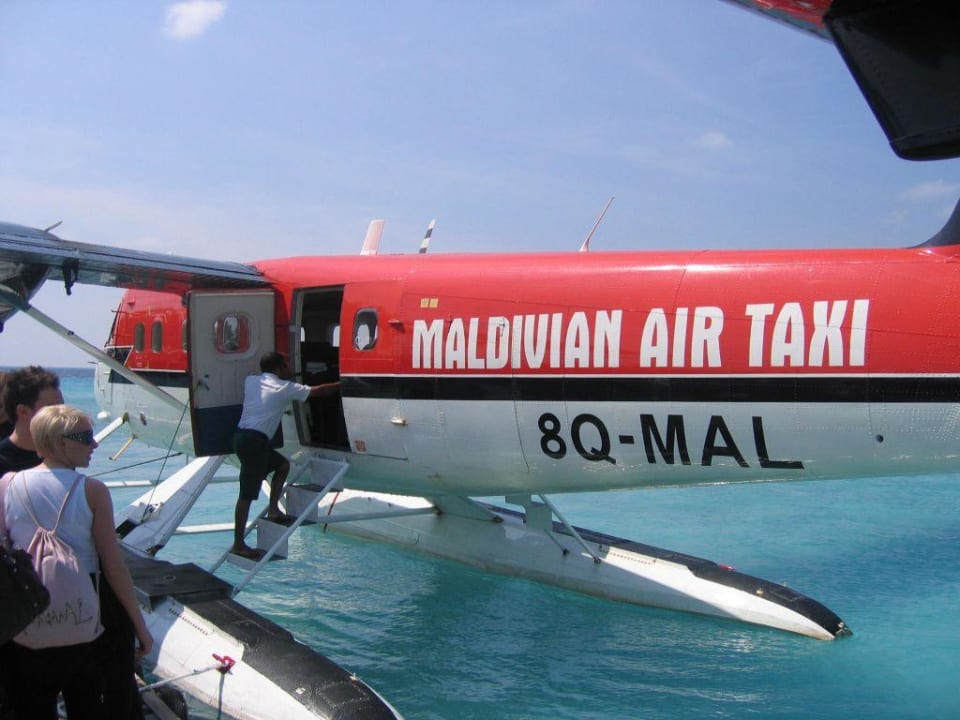 Wasserflugzeug Kuredu Island Resort & Spa