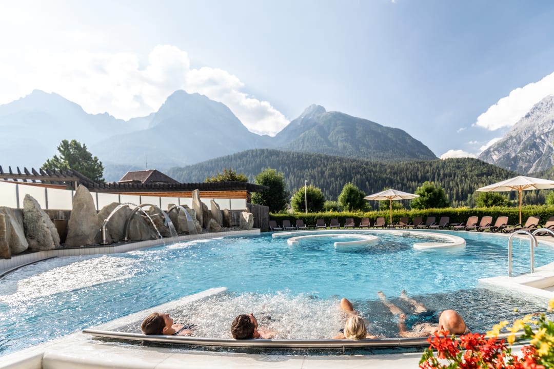 Pool Badehotel Belvair