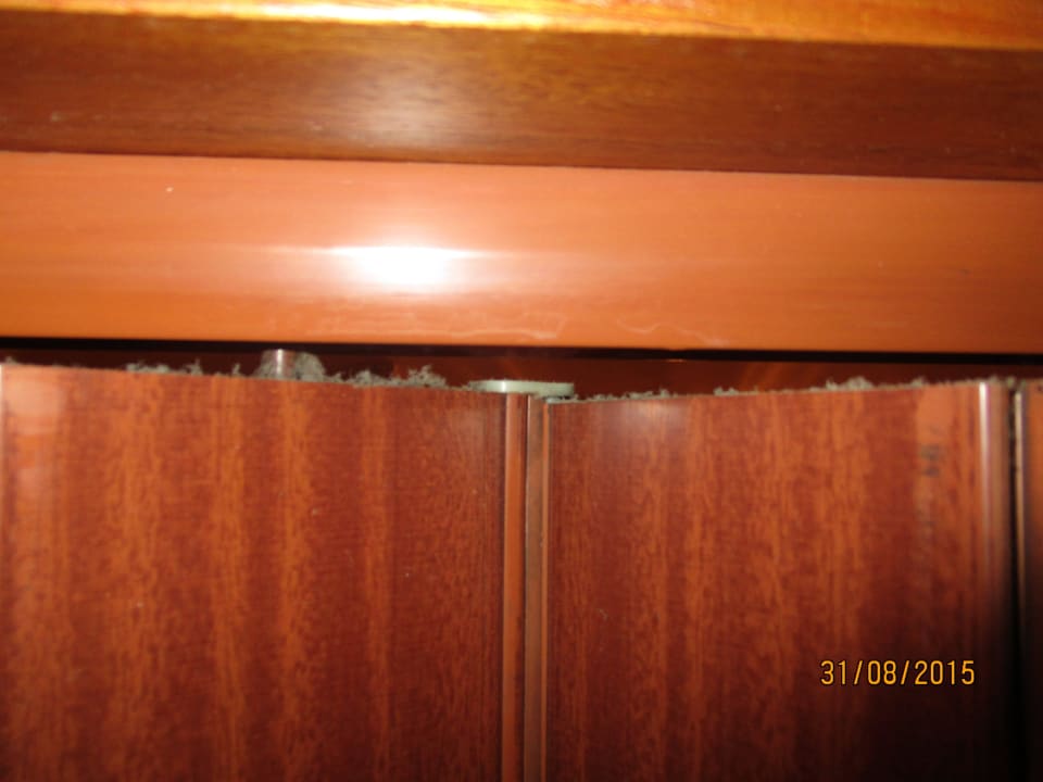 Badtür-Staubabdichtung Albergo Speranza