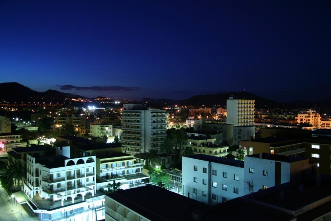Ausblick von Zimmer 916 by night CM Playa del Moro