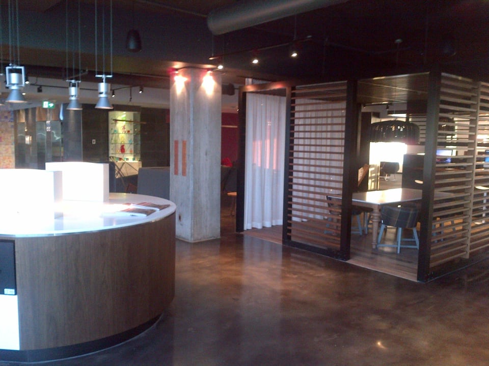 Lobby ALT Hotel Halifax Airport