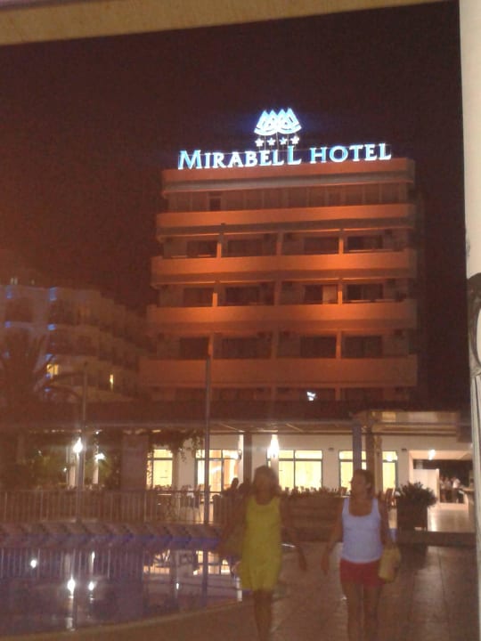 Anlage abends Club Hotel Mirabell