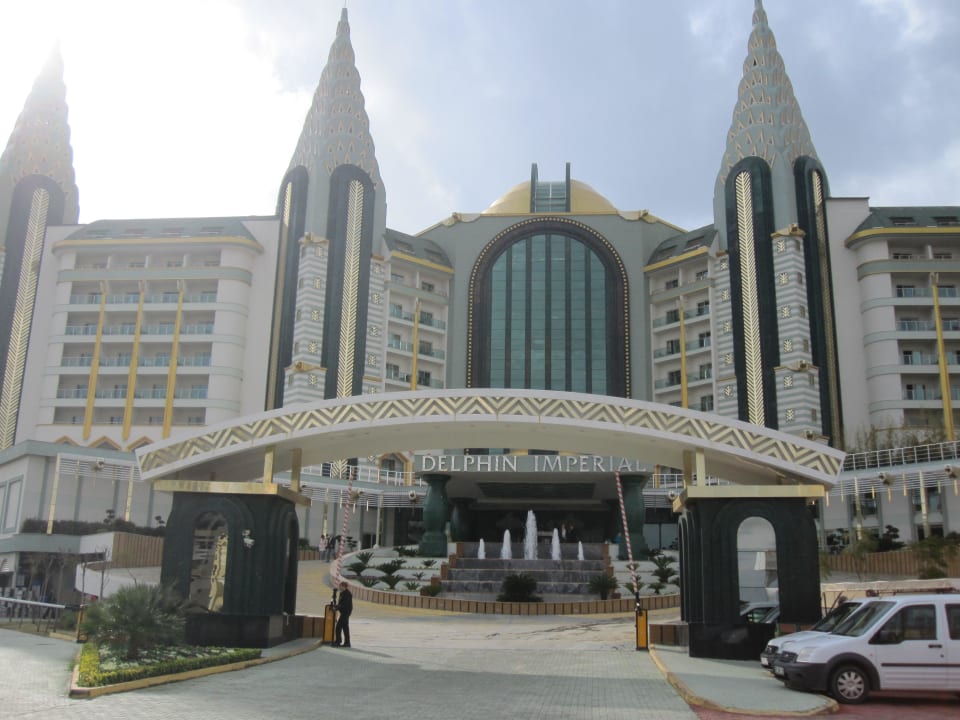 Hoteleinfahrt Hotel Delphin Imperial