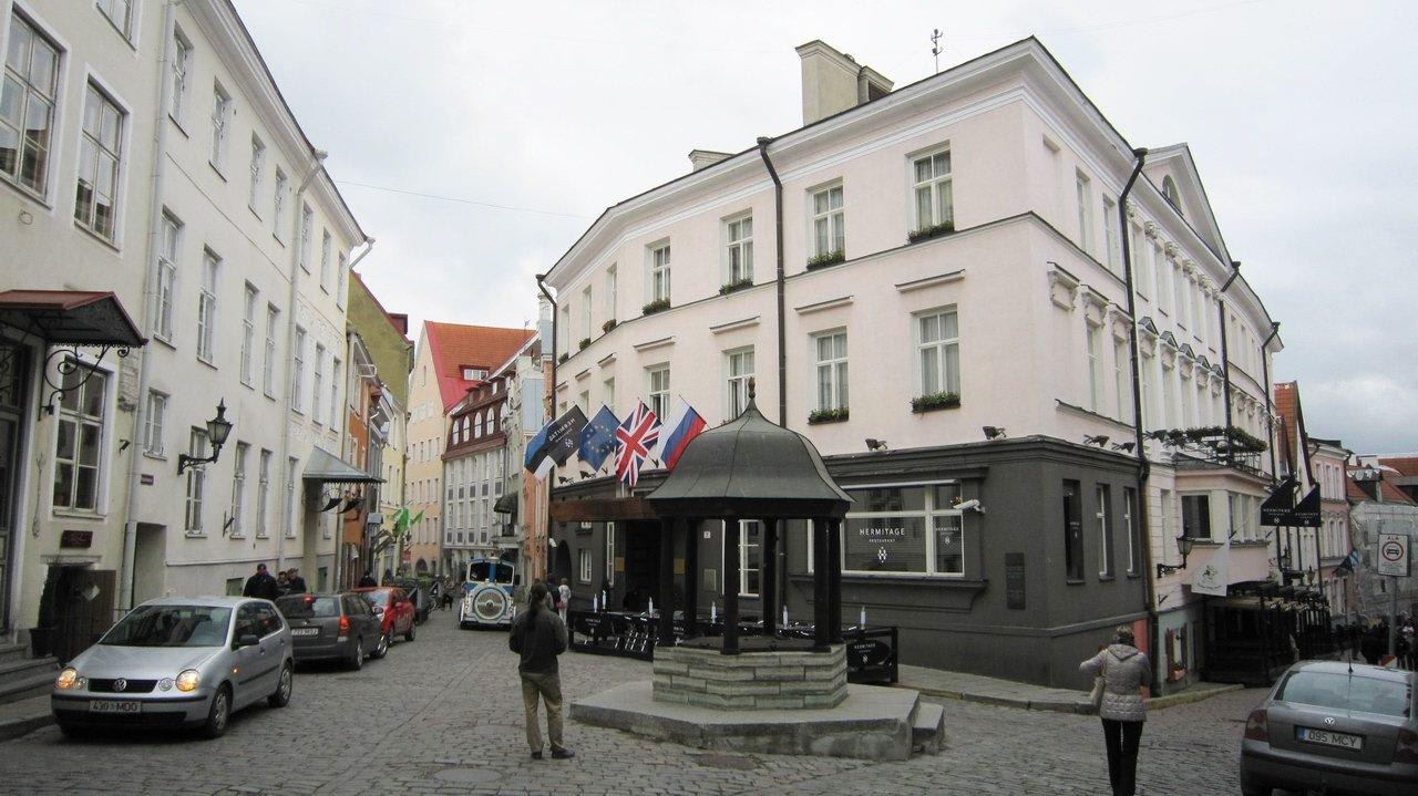 Street view Hotel St. Petersbourg