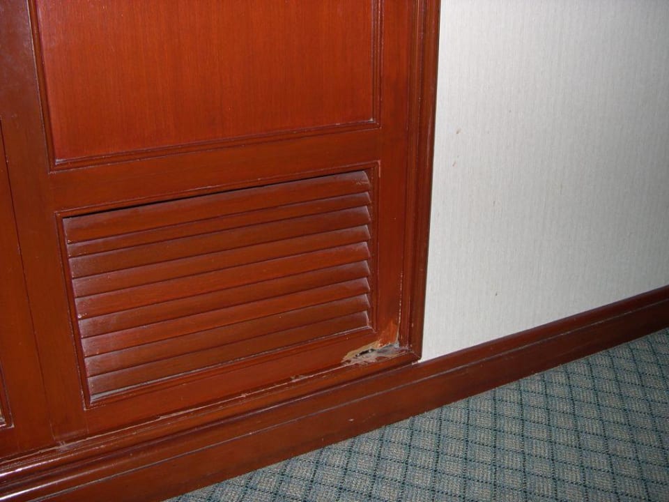 Beschädigte Möbel Royal Benja Hotel