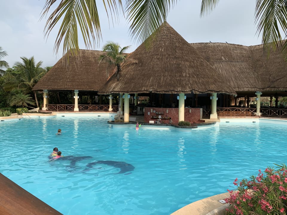 Pool Grand Palladium Kantenah Resort & Spa