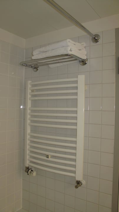 Heizung über der Wanne Dorint Hotel Esplanade Jena