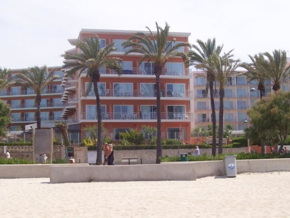Blick vom Strand auf das Hotel HSM Golden Playa