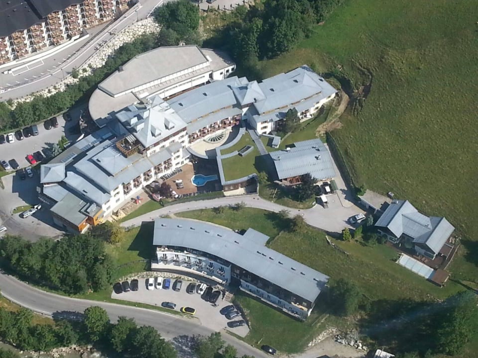 Hotelanlage von oben aus dem G-Link Sporthotel Wagrain