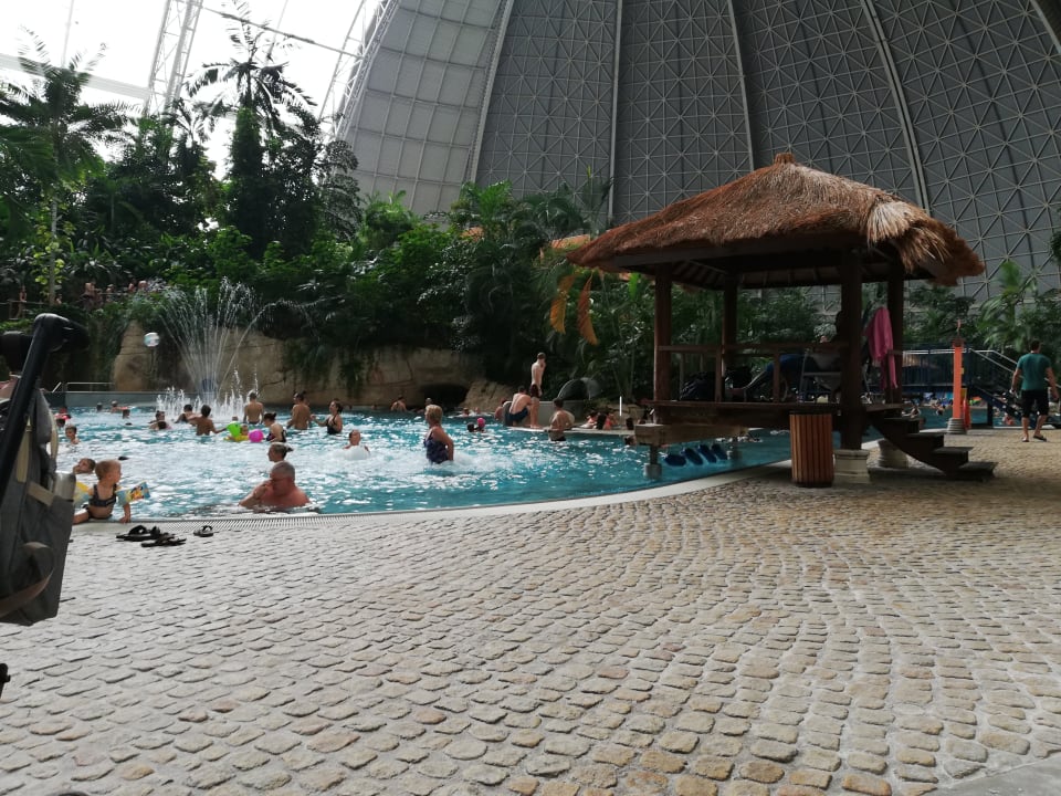 Pool Tropical Islands Resort