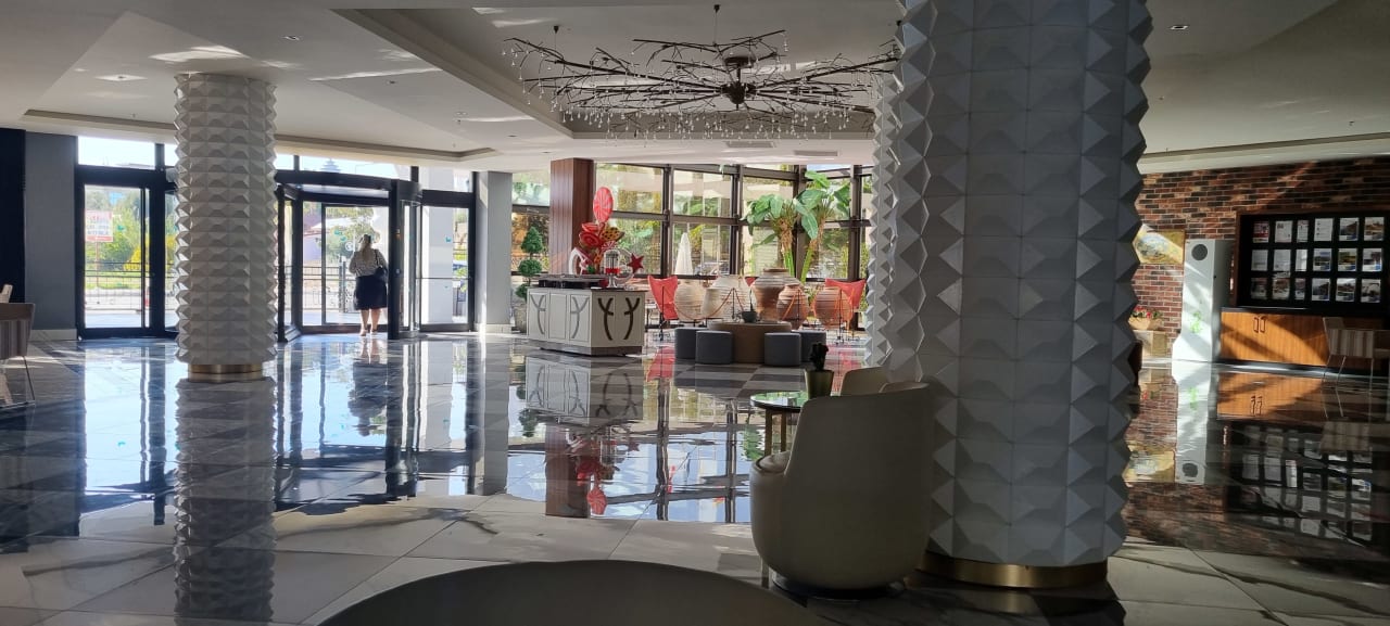 Lobby Hotel Royal Garden Beach