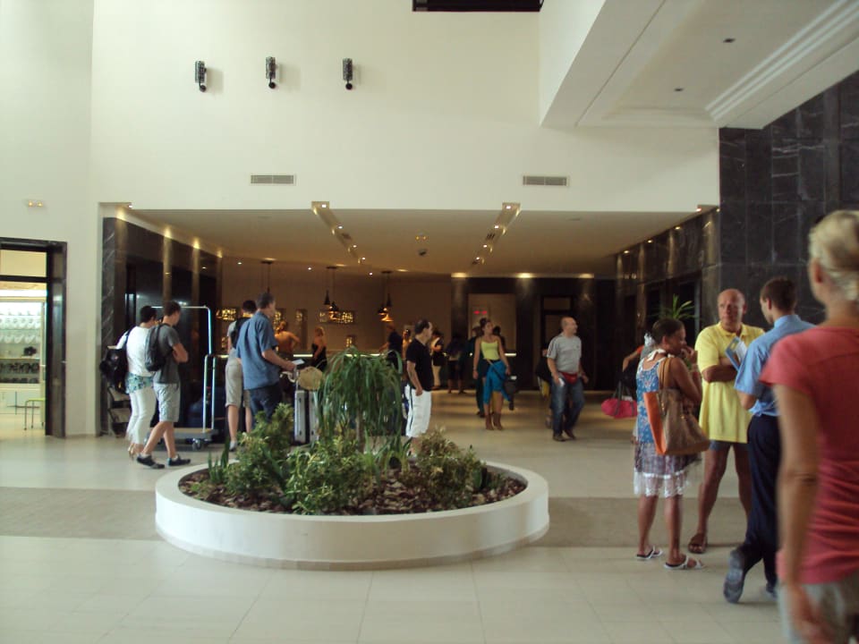 Eingang Club Palm Azur