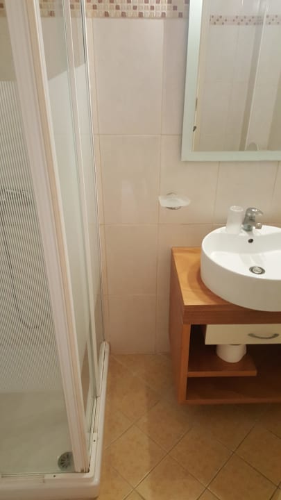 Badezimmer Hotel Ipsos Beach