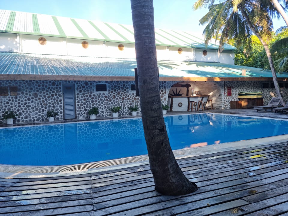 Pool NH Collection Maldives Reethi Resort