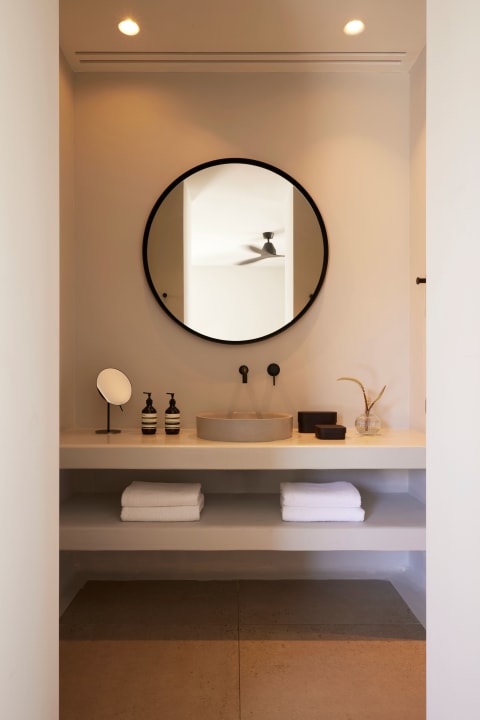 Zimmer Cove Paros