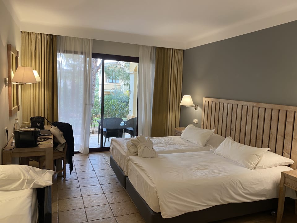 Zimmer ROBINSON CALA SERENA