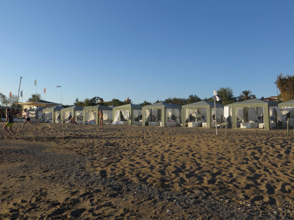 Strand-Pavillon (gegen Gebühr) Belconti Resort Hotel