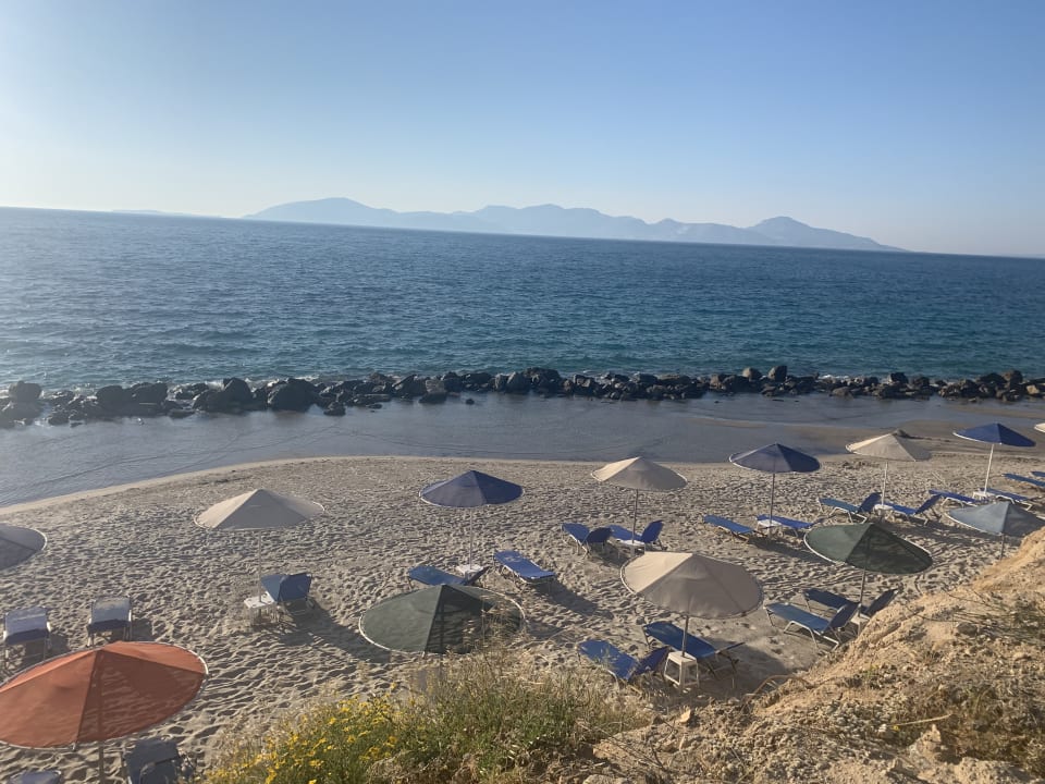Strand Hotel Kouros Palace