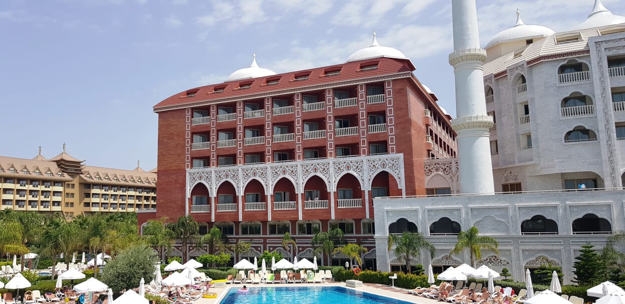 Außenansicht Royal Taj Mahal Hotel