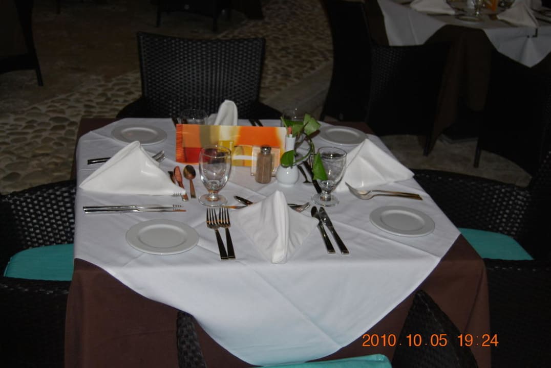 Gedeckter Tisch im La Brisa Barceló Bávaro Palace