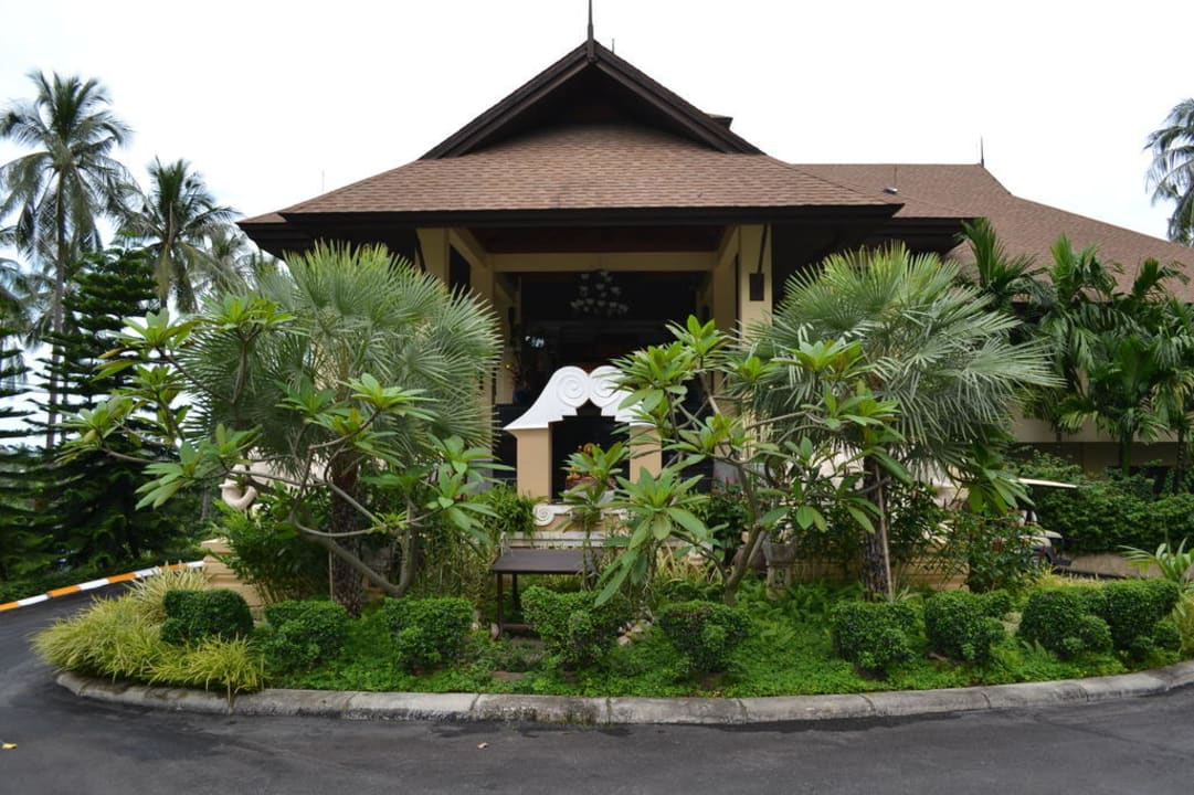 Lobby, Eingangsbereich von der Haupstraße aus The Fair House Beach Resort