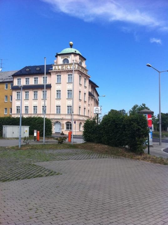 Aussenansicht Hotel Alekto