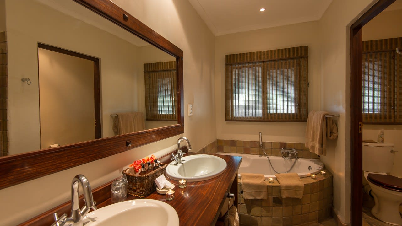 Zimmer Inyati Game Lodge