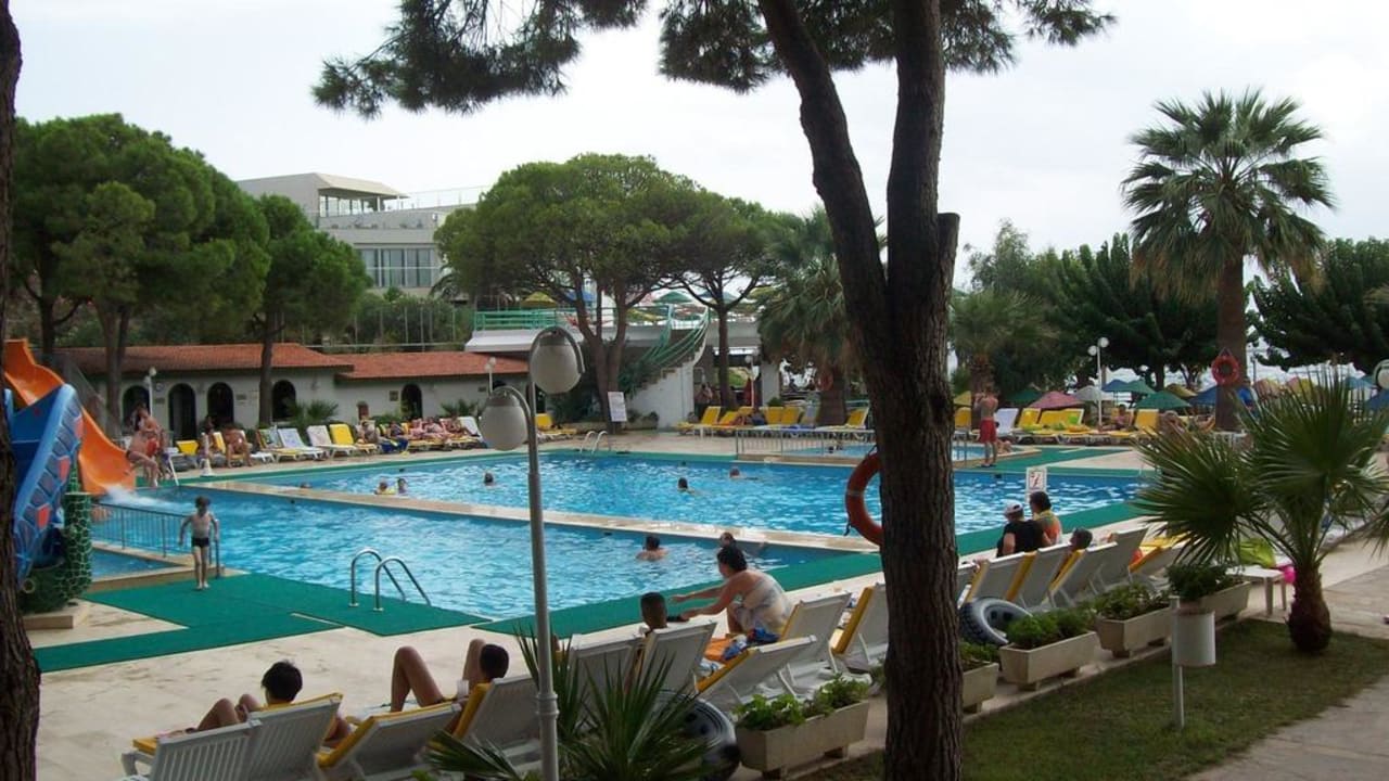 Pool Hotel Grand Efe