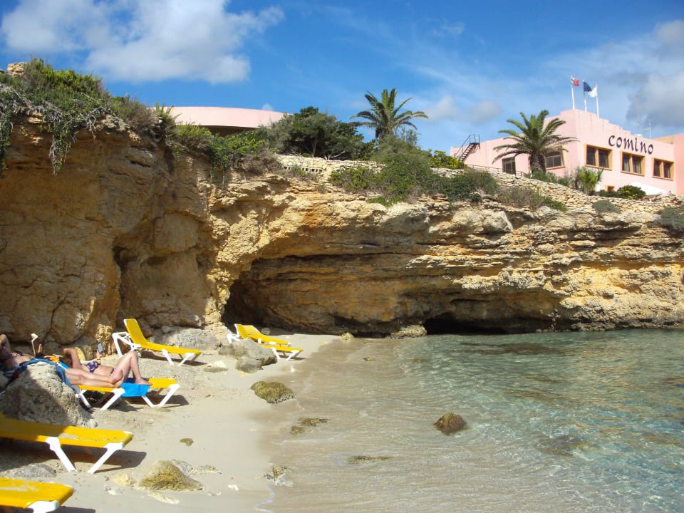Badebucht am Hotel Comino Hotel & Bungalows
