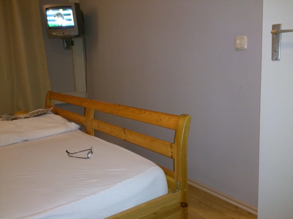 Moderner Fernseher? Hotel Pankow
