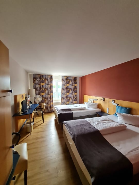 Zimmer AMEDIA Hotel Dresden Elbpromenade