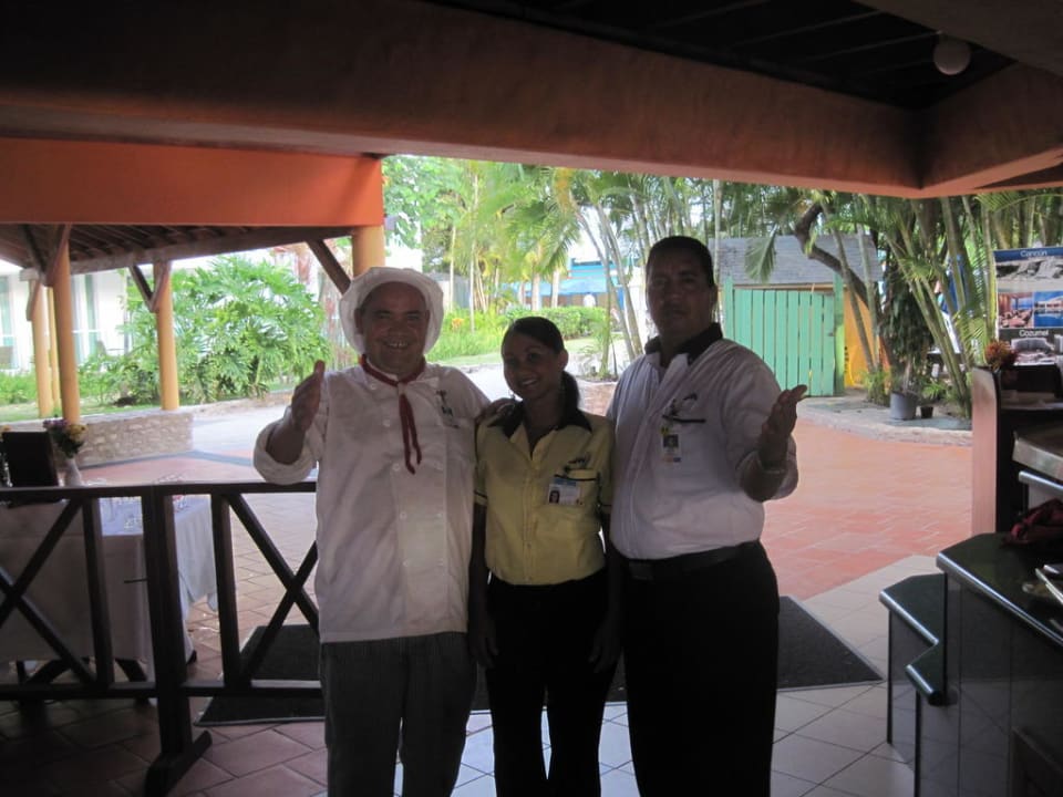 Personal Restaurant Grand Paradise Playa Dorada