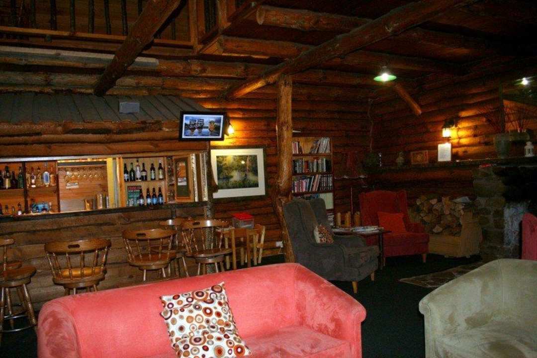 Bar mit gemütlicher Sitzecke Lemonthyme Wilderness Retreat