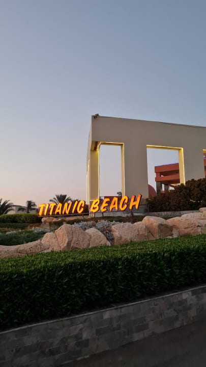 Außenansicht Titanic Beach Spa & Aqua Park