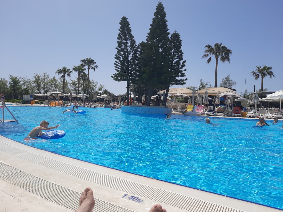 Pool Side Star Resort
