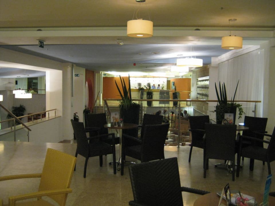 Lobby und Rezeption Rubin Hotel