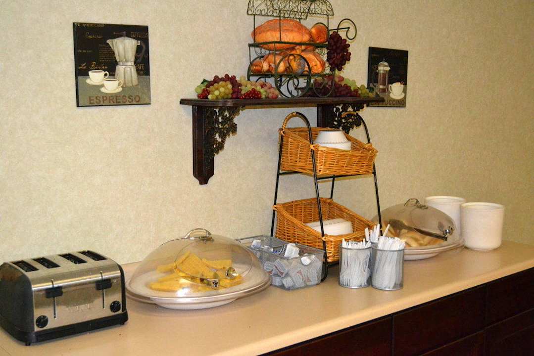 Frühstück Super 8 by Wyndham Grove City
